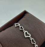 دستبند پرنگین طرح قلب