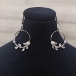 گوشواره طرح برگ و مروارید