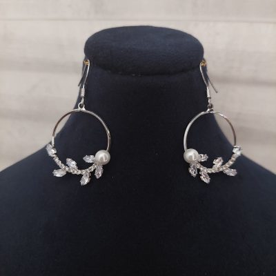 گوشواره طرح برگ و مروارید