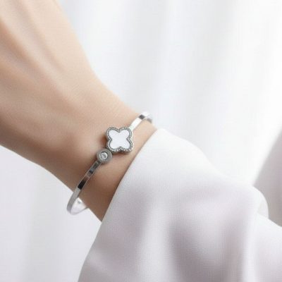 دستبند بنگل ونکلیف نقره‌ای گل درشت