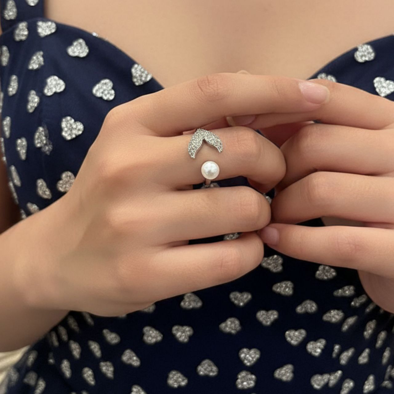 ring انگشتر طرح دم وال و مروارید