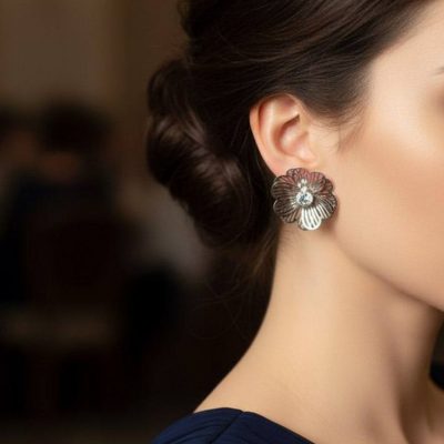 گوشواره نگین دار طرح گل